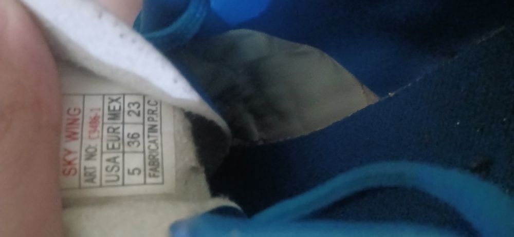 Vând ghete  de fotbal nr36