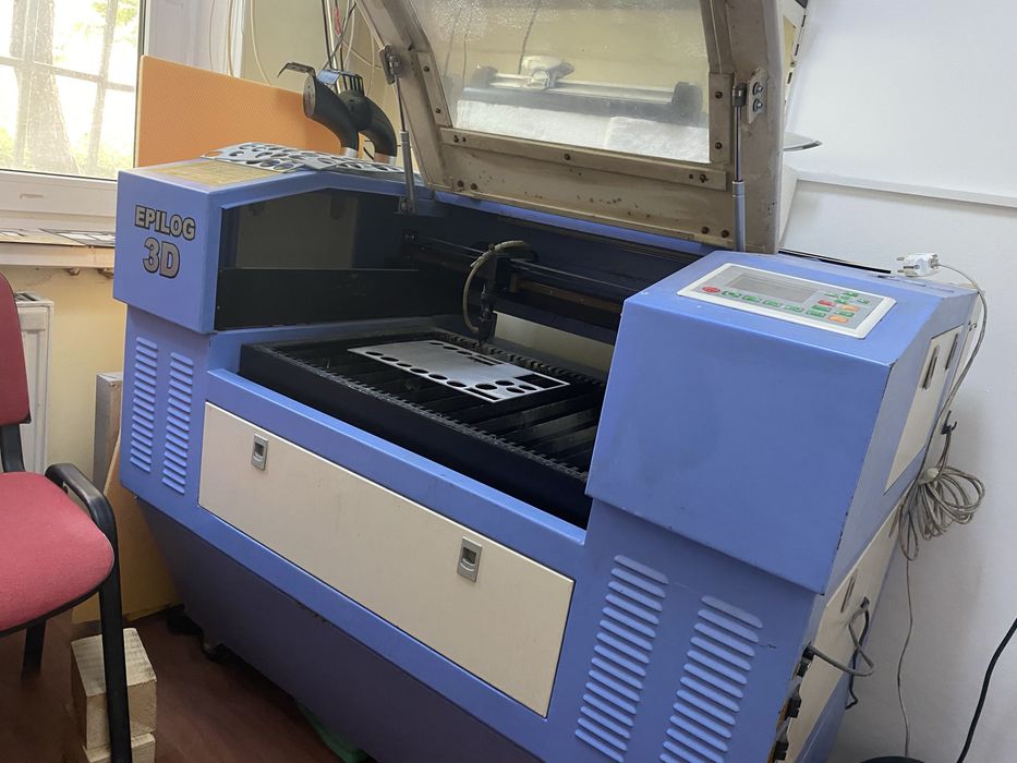 Plotter Laser CO₂ EPILOG 3D – Gravare și Tăiere