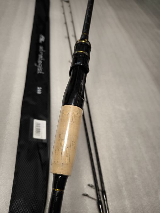 SET 2 Lansete FL Strategist Fast Spin 2.40M 10-30g / 10-45g