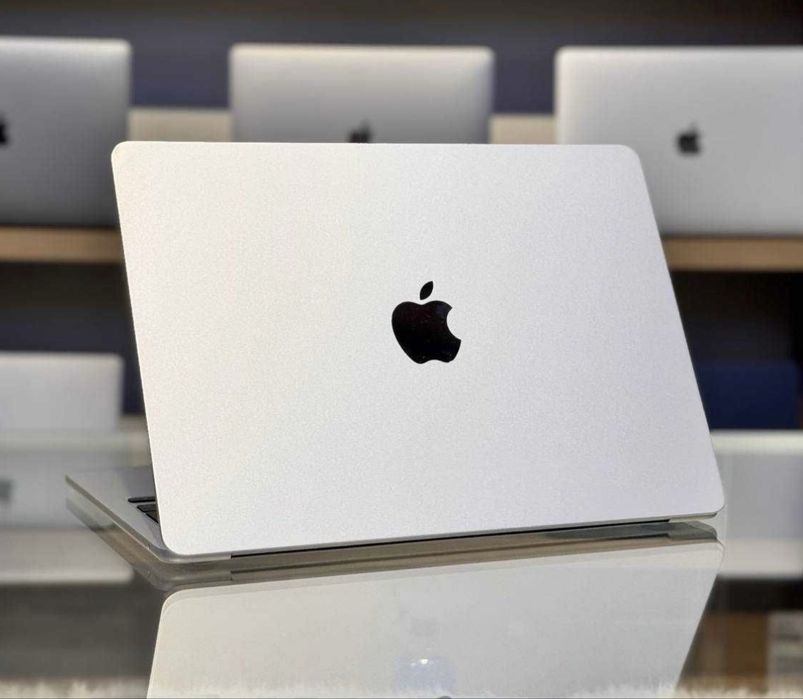 MacBook Air 15.3 inch  M3  8/256GB золотистый
