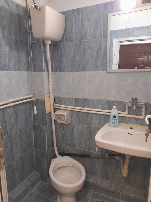 Vând garsonieră Drumul Taberei - Piața Moghioros