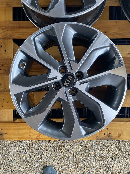 17 цола 4 х 100 мм Киа Рио , Стоник , Kia Rio , Stonik