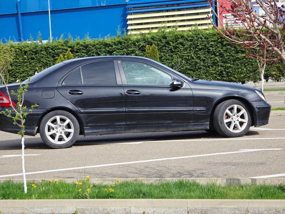 Vând Mercedes-Benz C220 CDI
