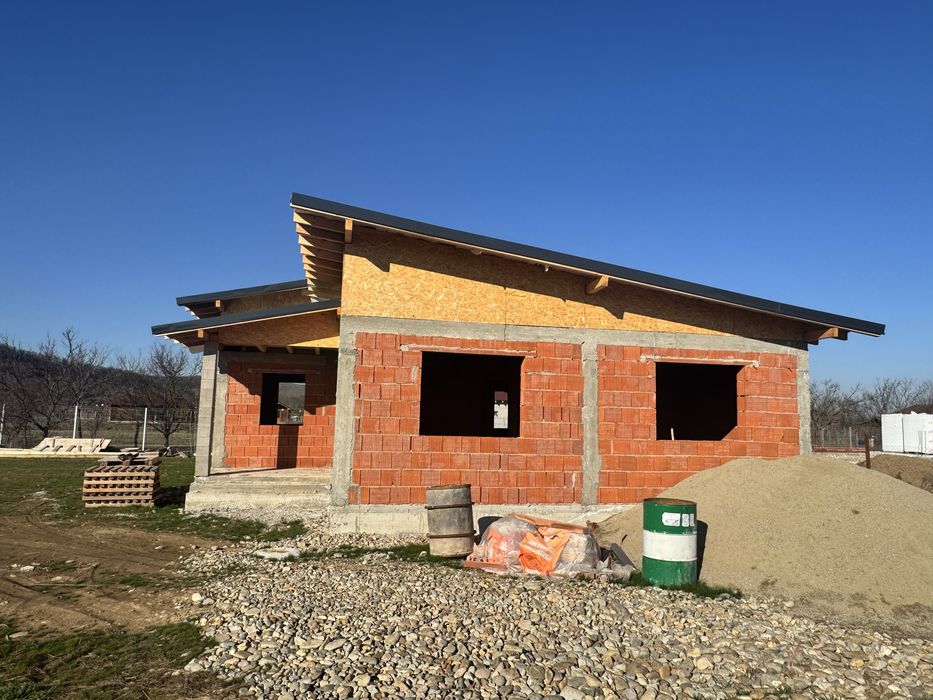 Casa noua de vanzare