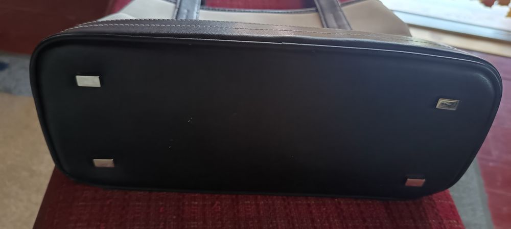 Дамска елегантна чанта на "Nine West"
