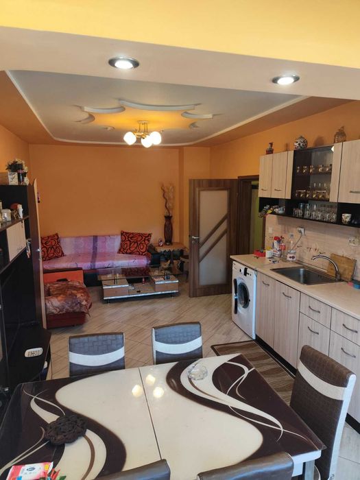 Продава се Тристаен апартамент в Тетевен - 65 кв.м за 627 €/кв.м - Снимка #2