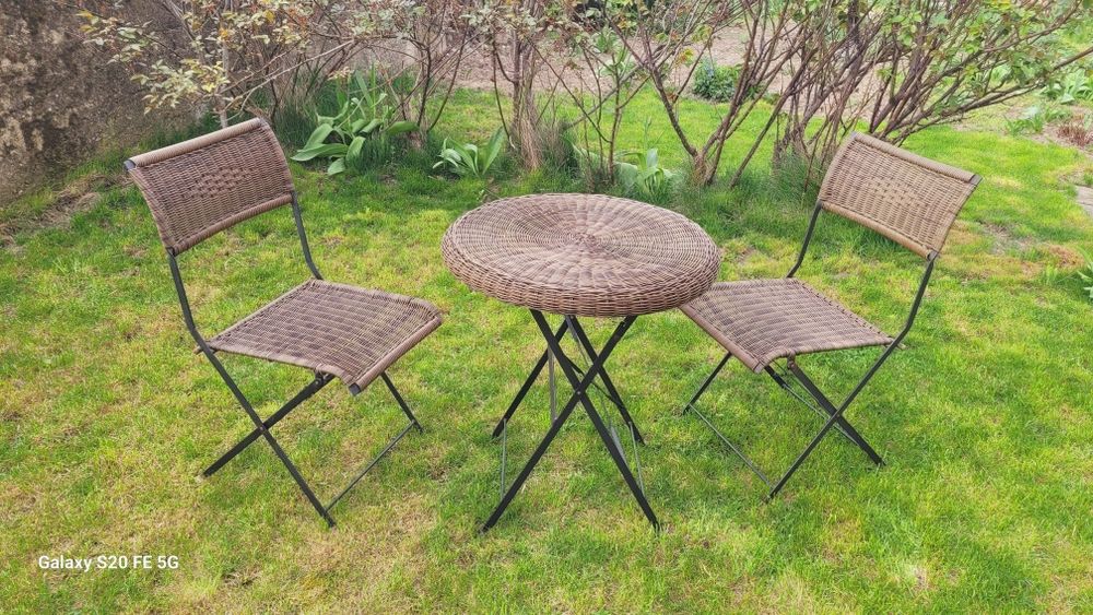 Градински комплект два стола и маса