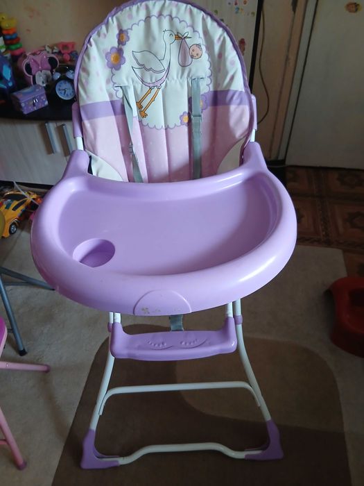 Детски стол за хранене.