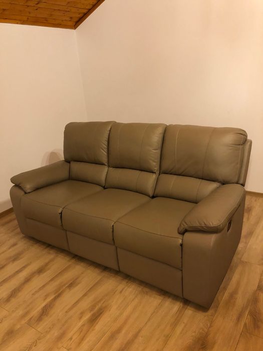 Canapea extensibila cu recliner , piele naturala !