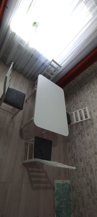 Кухонный стол со стульями!