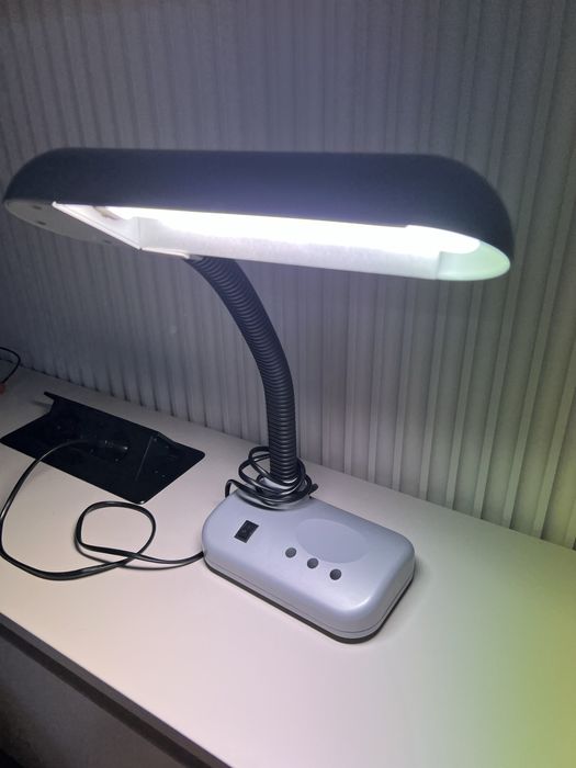 Настольный светильник EGLO