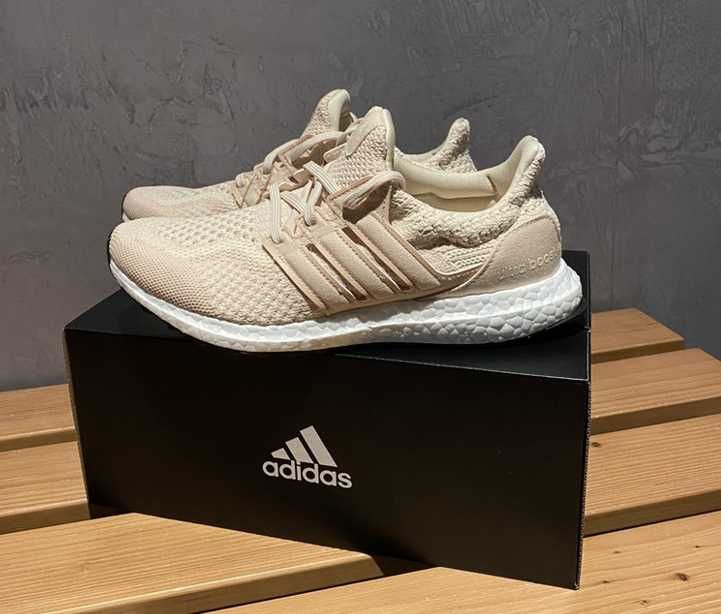 Оригинални дамски обувки ADIDAS ULTRABOOST DNA 5.0  размер 38.5-39.5