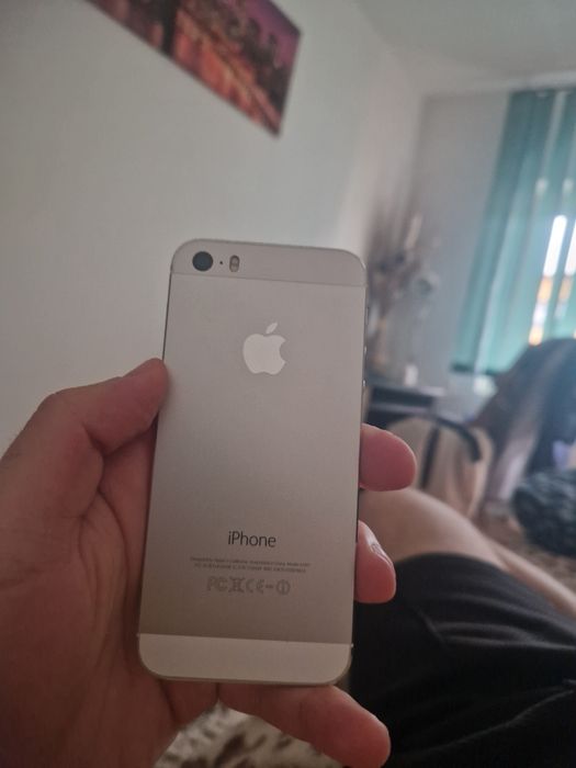 IPhone 5S Alb in stare ireproșabilă.fara zgârieturi sau alte probleme
