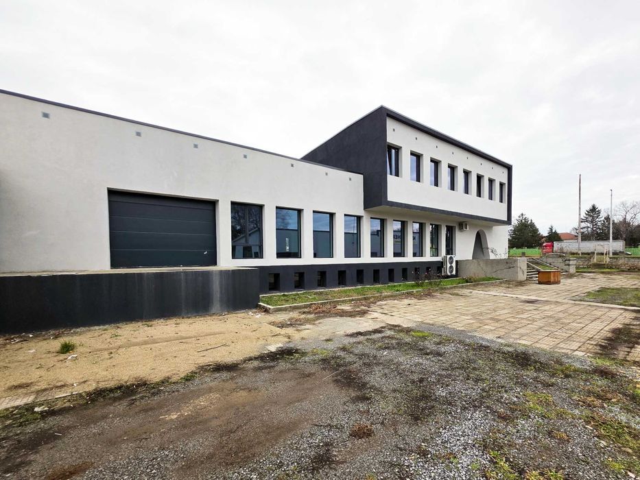 Продавам Производствена сграда в парцел два декара от Собственик