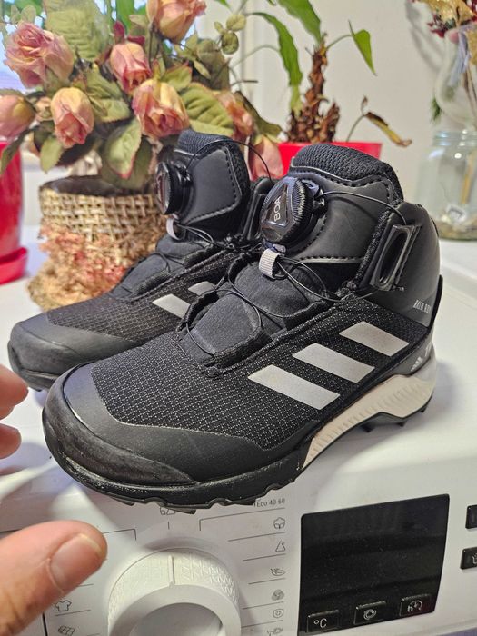 детски обувки Adidas Terrex Winter Mid BOA RAIN.RDY номер 28
