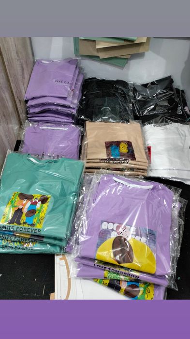 ДТФ печать на футболках, печать на худи, логотип, шелкография.