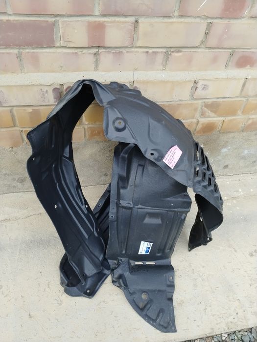 Ипсум 2003 ке подкрылник