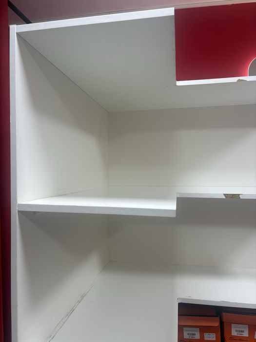 Продаются стелажи