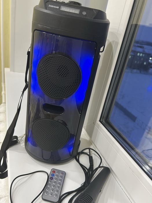 Портативная колонка.