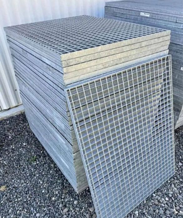 Gratare zincate super oferta