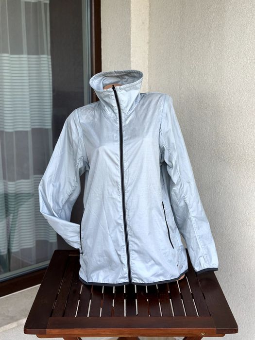 Дамско яке / ветровка Nike 2-в-1 (Lux Iridescent) - размер L, Отлично състояние