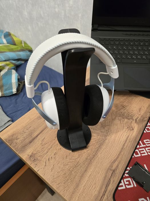 Подставка для наушников