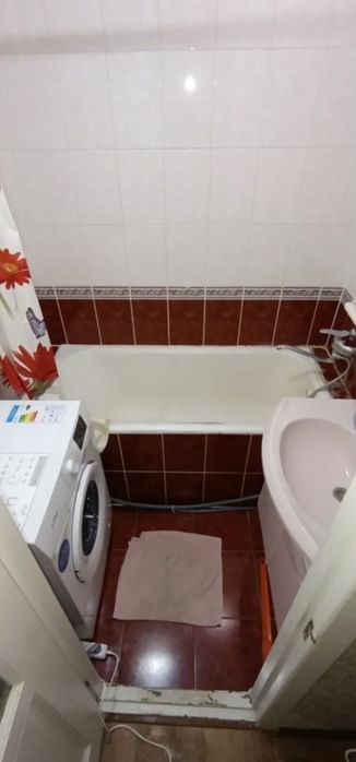 Продам! 2ком. кв 3/5эт. р-н  Айсберг