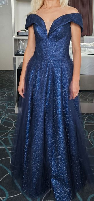 Елегантна бутикова рокля (XS-S)