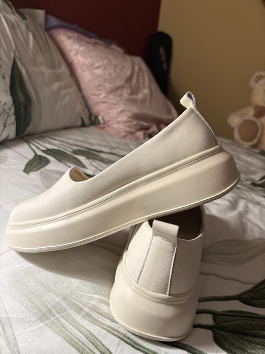 Pantofi din piele Luca di Gioia impecabili
