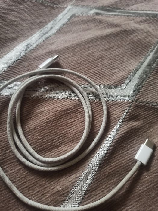 Оригинальный кабель iPhone