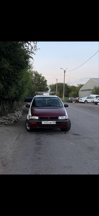 Mitsubishi space wagon