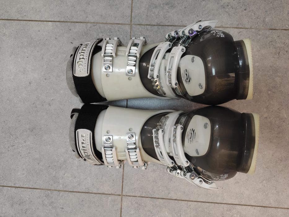 Лыжные ботинки Alpina размер 37