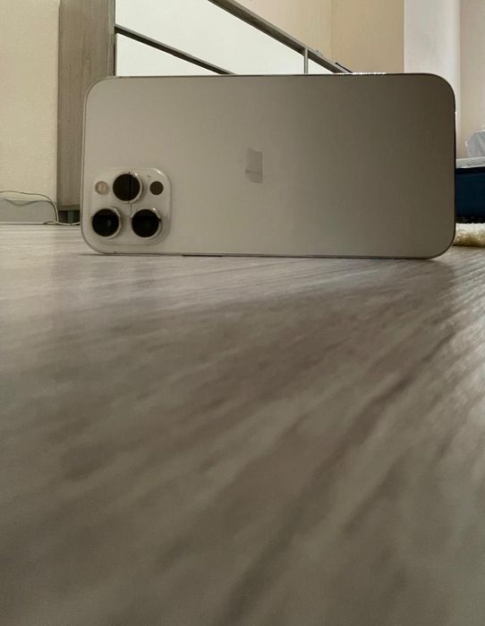 Продам айфон 12 про макс