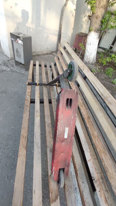 Самакат в хорошо состоянии срочно продам