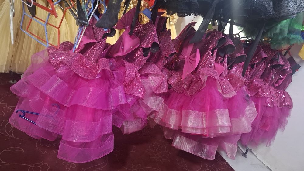 Prakat ko‘ylaklari xammasi sotiladi 1000 dan ortiq formalar