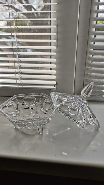 Кристална купичка с капак