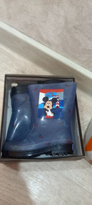 Продам 10 пар обуви