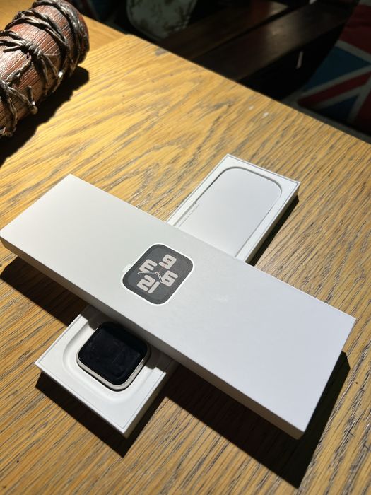 Apple watch SE продается