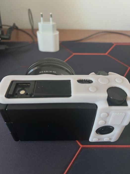 камеру Sony ZV-E10