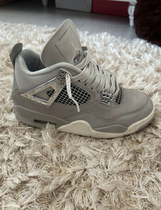 Jordan 4 Frozen Moments