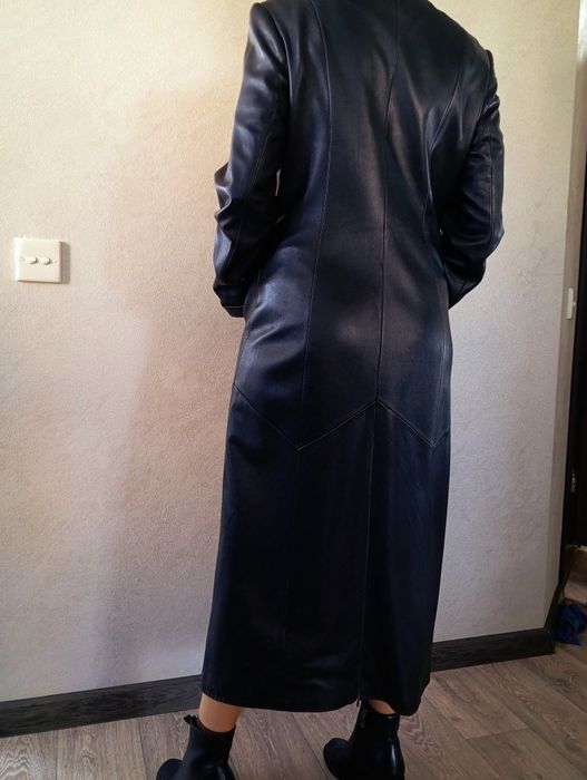 Кожаный плащ женский