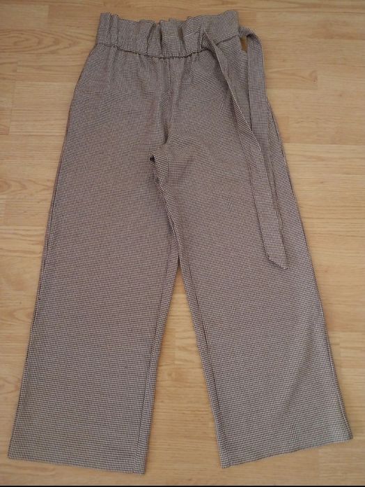 Pantaloni largi Zara
