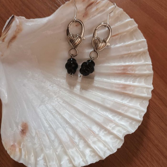 Продава симпатични обеци