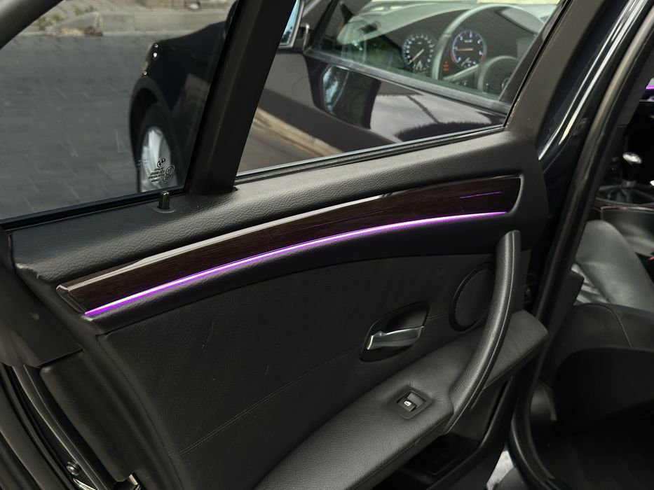 Retapițare  plafoane auto / fete usi / detailing