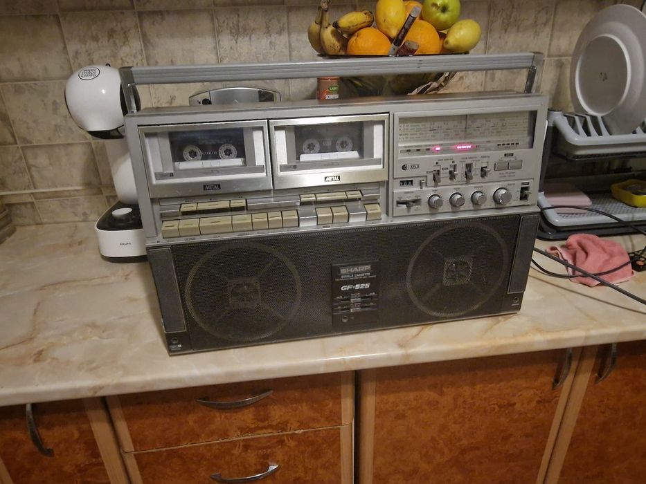 Radiocasetofon sharp gf 525