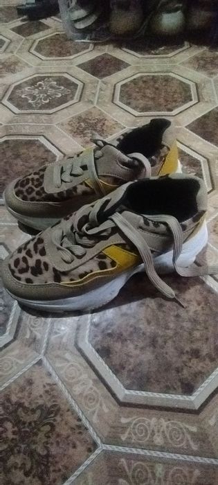 Обувь 37 размер.