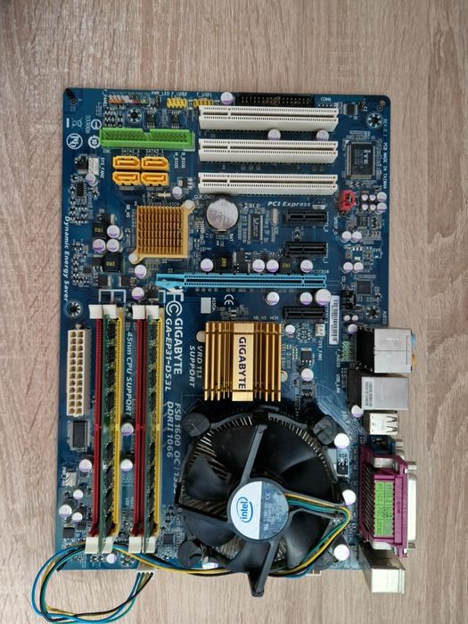 KIT Gigabyte GA-EP31-DS3L + Core 2 Duo E7300 + 4GB RAM DDR2 1066MHz