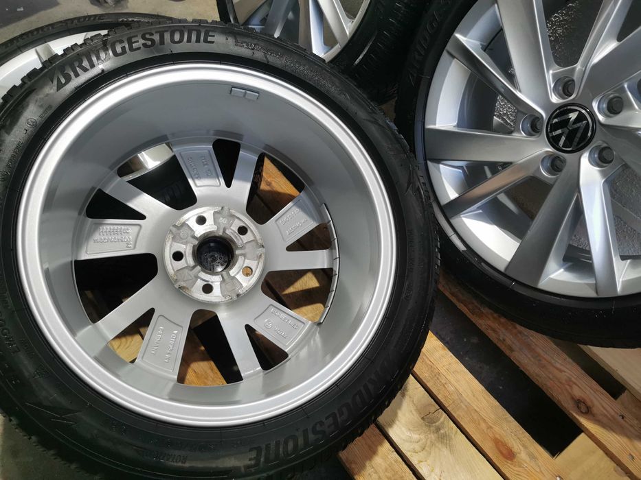 Jante Originale Vw Golf 7 / 8 GTE / GTD R17 cu anvelope de iarna