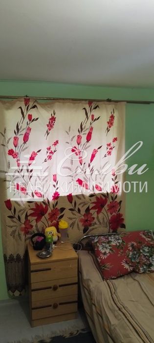 ТУХЛЕНА къща с ГАРАЖ - кв.Добруджански!