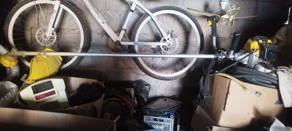 Продам триммер бензиновый